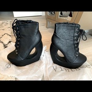 Unique platform boots